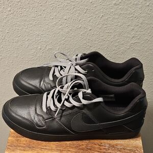 Nike Men's 13 Black Sneakers